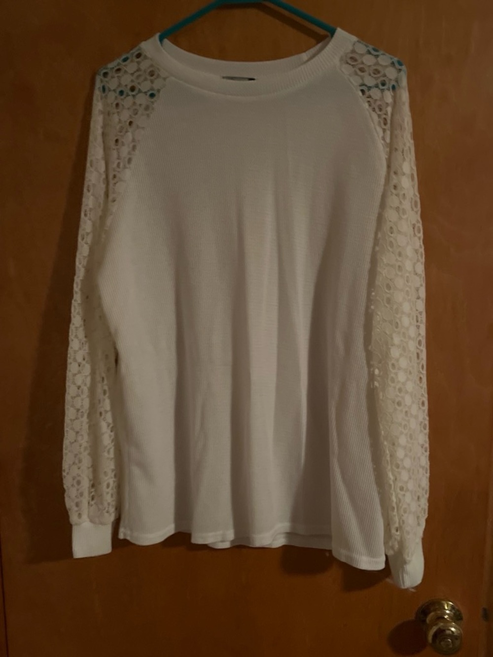 Women's Cream Lace-Sleeve Long-Sleeve Top